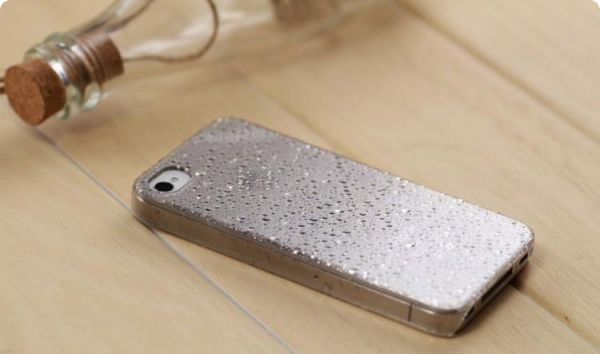 Etui pour iPhone 4 4S protection anti-choc goutellettes bicolore