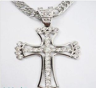 Collier chaine avec croix style crucifix bling bling – argent