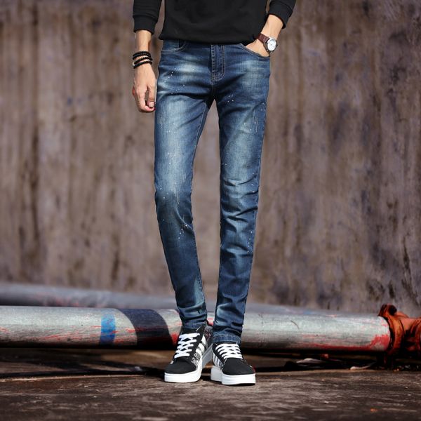 Jeans skinny pour homme avec effet éclaboussure de peinture blanche