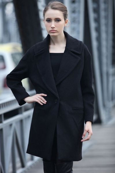 Manteau Hiver Long pour Femme avec Bouton Unique et Col Large