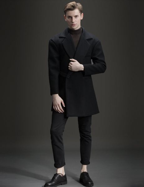 Manteau long en laine pour homme avec fermeture à boutons sur le côté décalée