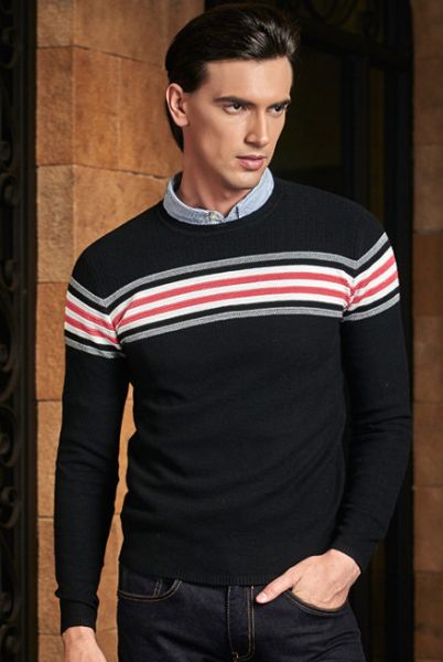 Pullover en tricot pour homme avec bande multicolore poitrine