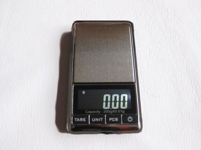 Balance de poche électronique resolution 0.01g et max 100g