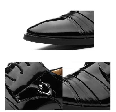 Chaussures pour costume en cuir avec petit detail argent extérieur