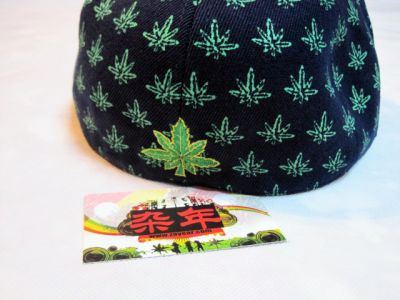 Casquette baseball avec motif Ganja leaf marijuana