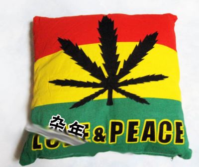 Coussin rasta reggae vert jaune rouge Peace and Love