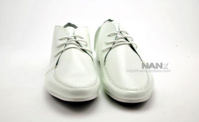 Chaussures souples type bottines en cuir avec lacets