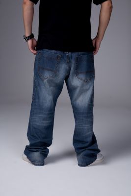 Jeans streetwear fashion avec effet délavé et coutures larges