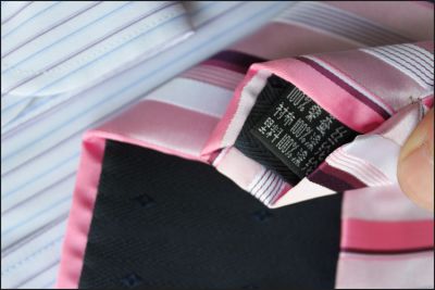 Cravate pure soie à rayures diagonales – bleue violet ou rose
