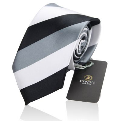 Cravate avec larges rayures blanc gris noir