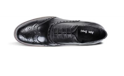 Chaussures de costume en cuir avec pointillés fantaisie - noires