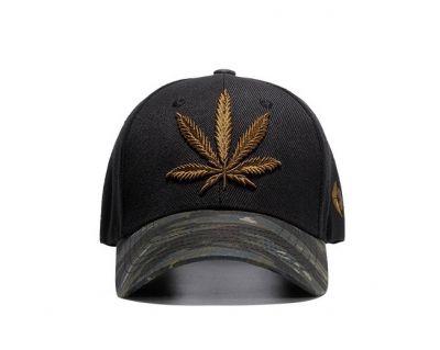 Casquette visière arrondie camouflage et broderie cannabis weed ganja