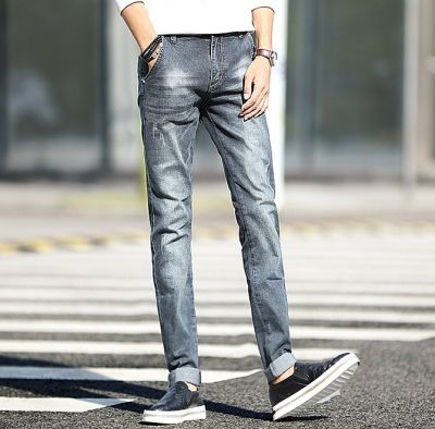 Jeans slim pour homme bleu-gris avec détails griffures