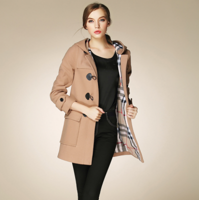 Manteau Duffle à Capuche pour Femme avec Boutons Classiques - Laine