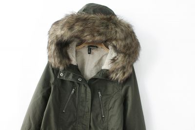 Manteau hiver capuche fourrure pour femme avec cordon ceinture