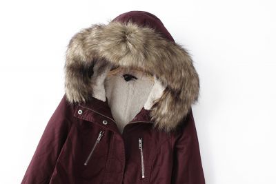 Manteau hiver capuche fourrure pour femme avec cordon ceinture