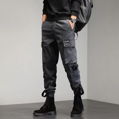 Pantalon cargo multi-poches conique pour homme