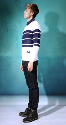 Pullover en tricot à col V avec motif à rayures larges