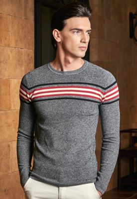 Pullover en tricot pour homme avec bande multicolore poitrine