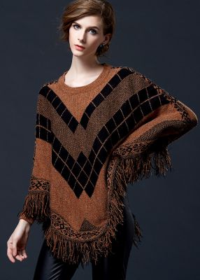 Pullover poncho pour femme avec motif à carreaux et frange