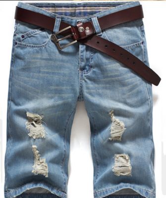 Short baggy streetwear collection en jean style délavé déchirure