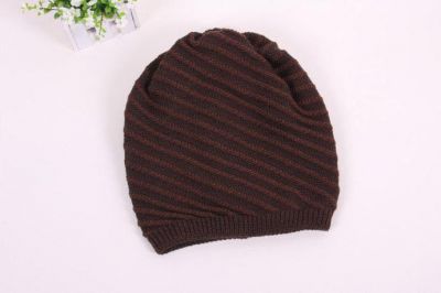 Bonnet laine épaisse large avec Rayures tricotées Diagonales