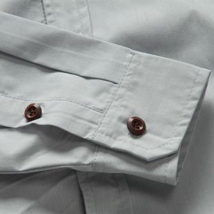 Chemise à manches longues couleur unie avec rayures interieures