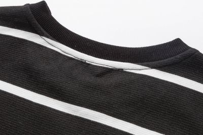 Sweatshirt marin à rayures noir et blanc pour homme