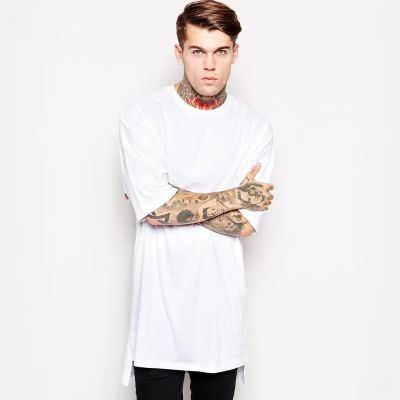 T-shirt long en coton pour homme avec devant court et dos long