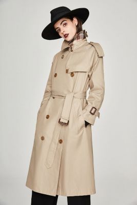 Trench-coat extra long pour femme avec composition brillante contrastante