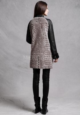 Manteau long pour femme avec corps en fourrure et manches en cuir de mouton