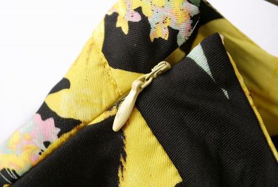 Jupe courte tendance motif fleuri noir jaune rose printemps été 2014